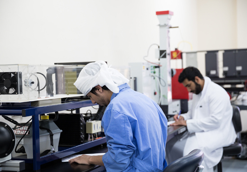 Mechanical Engineering student and lecturer in practical test